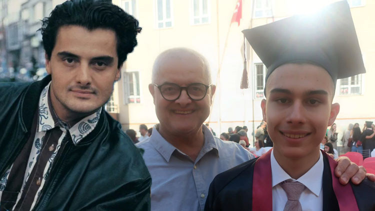 Eski Manken Engin Koç'tan Oğlunun Mezuniyet Sevinci