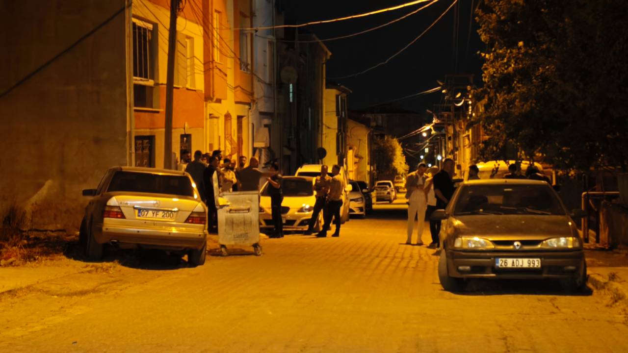 Eskişehir'de aile kavgası: 1 polis 11 yaralı, 18 gözaltı