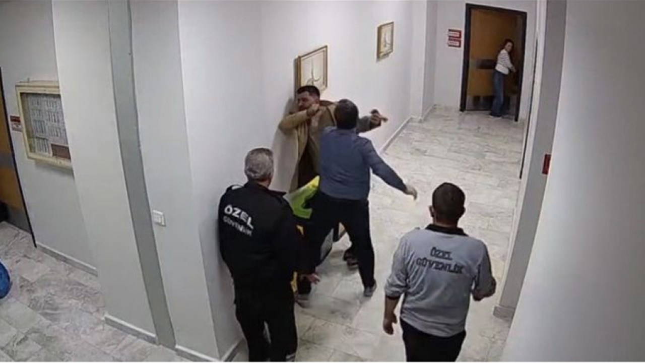 Eskişehir Devlet Hastanesinde Müdür Personeli Darbetti