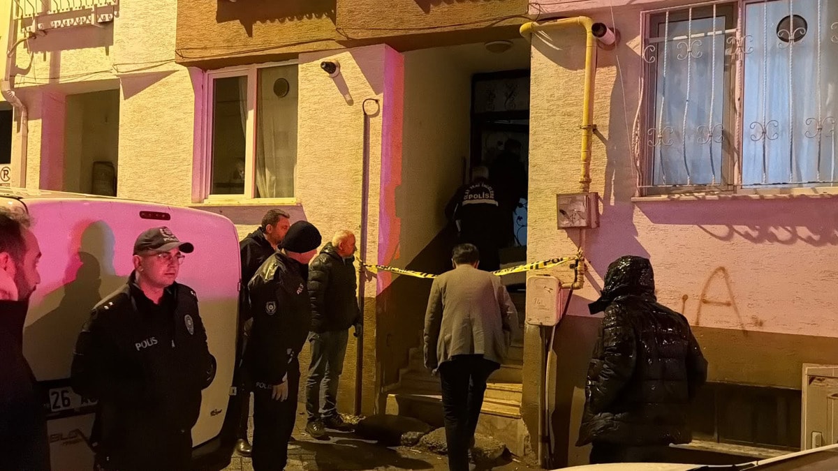 Eskişehir'de Evde Bıçaklanan Adam Öldü, Sevgilisi Gözaltında