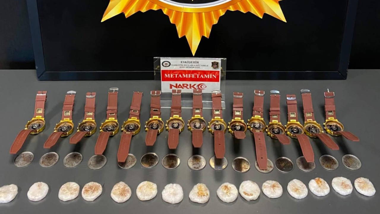 Eskişehir'de Kol Saatlerinde Uyuşturucu: 146 Gram Metamfetamin Ele Geçirildi