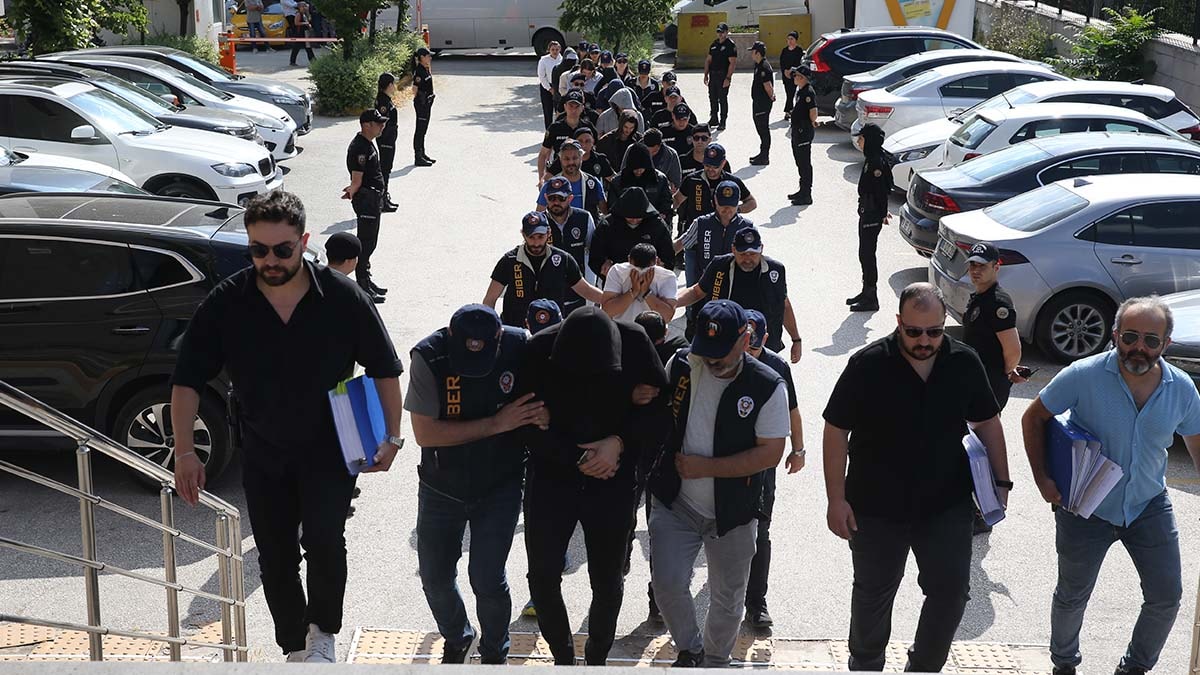 Eskişehir merkezli yasa dışı bahis operasyonunda 14 şüpheli adliyede