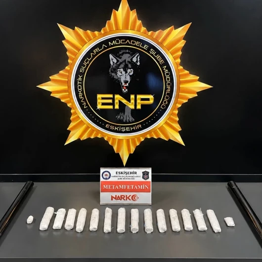 Eskişehir'de Uyuşturucu Operasyonu: 3 Tutuklama, Valiz Sapında 1 Kilo Uyuşturucu