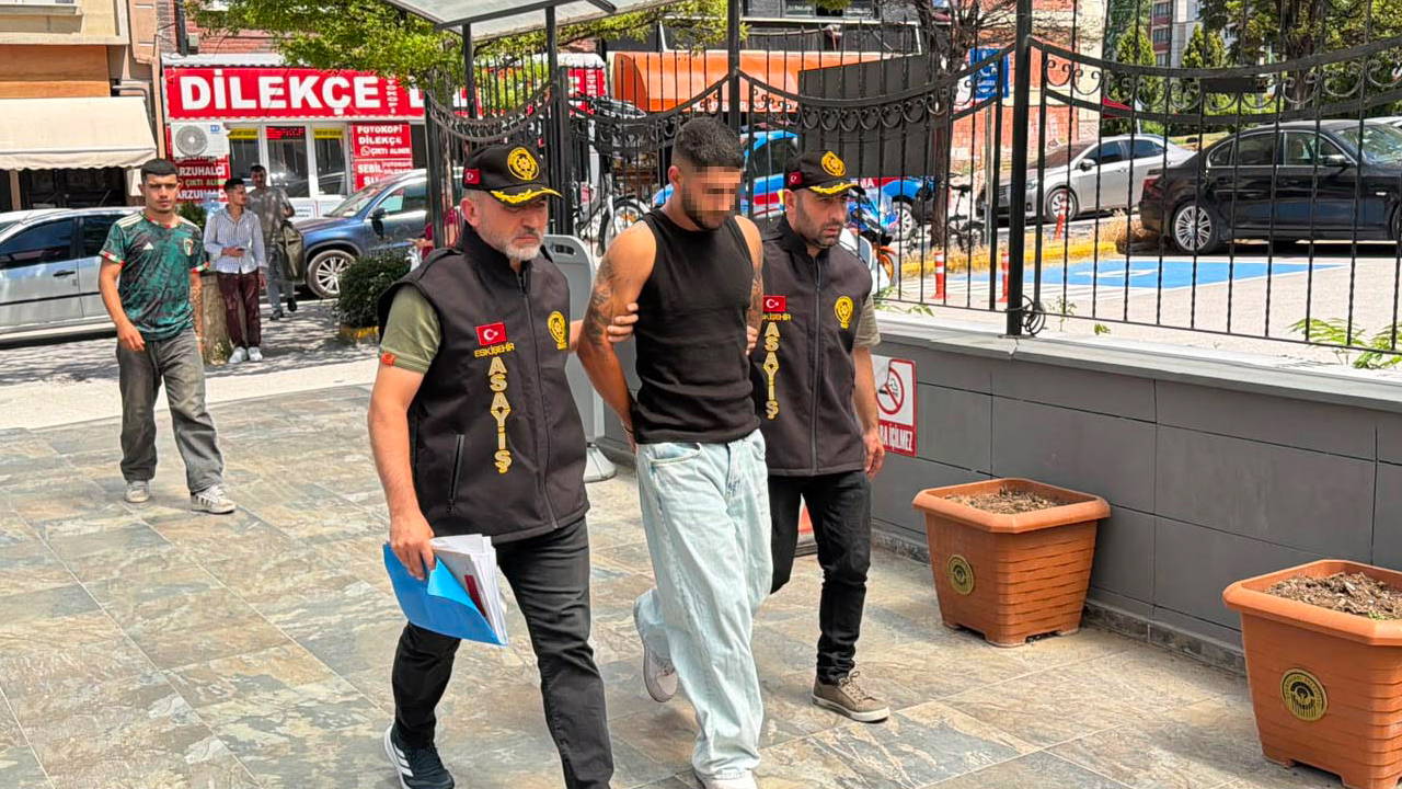 Eskişehir'de trafik kavgası: Kurye silahla vuruldu, saldırgan tutuklandı