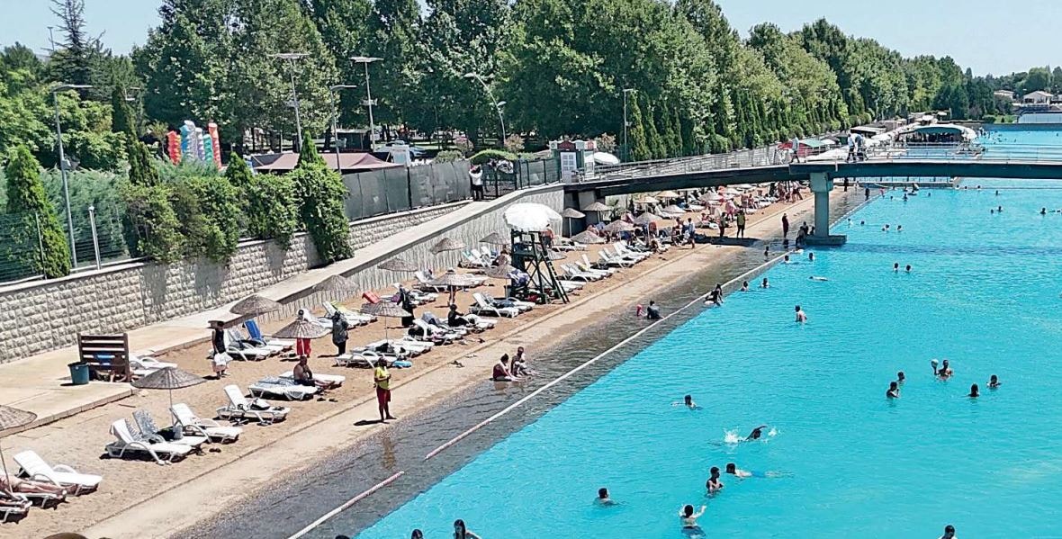 Eskişehir'in Çorak Arazisi Cennete Dönüştü: Maldivler Manzarası
