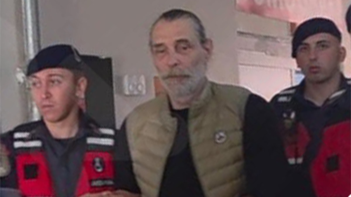 Etimesgut Belediye Başkanı Beşikçioğlu Kelepçeli Sağlık Kontrolünde