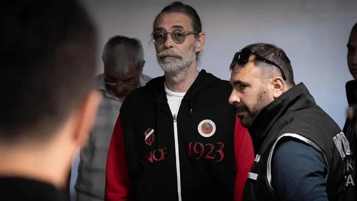 Etimesgut Belediye Başkanı Erdal Beşikçioğlu Görevden Uzaklaştırıldı
