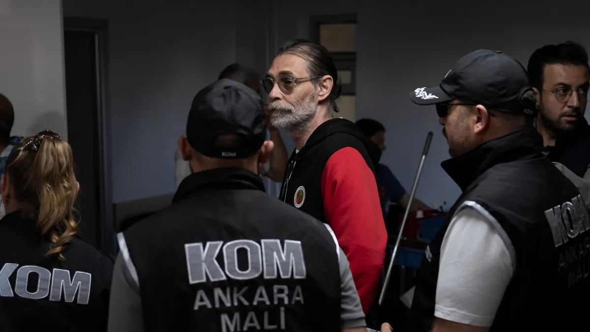Etimesgut'ta şantaj ve rüşvet çarkı: Müteahhitlere baskı dosyada