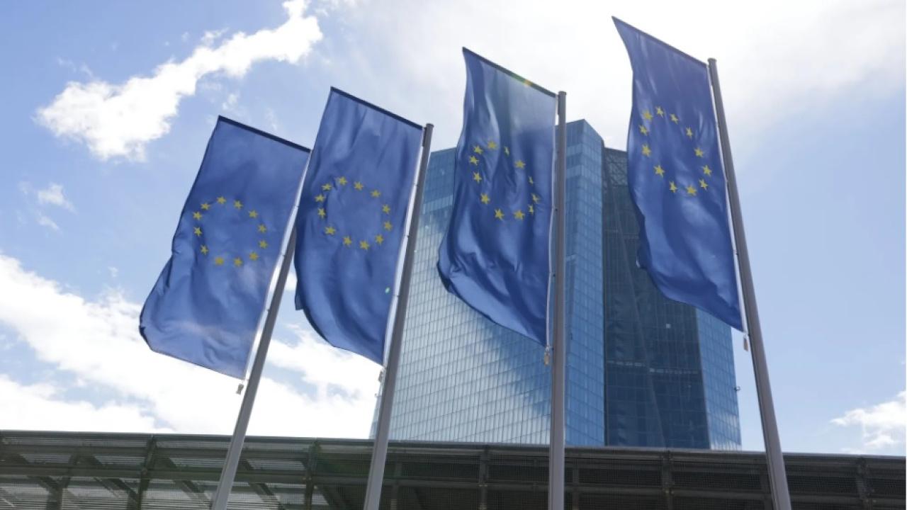 Euro Bölgesi'nde İş Faaliyetleri Fransa Etkisiyle Yavaşladı
