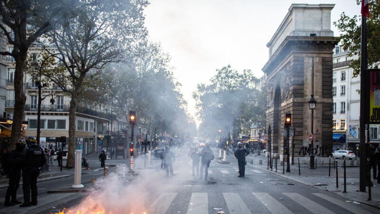 Euro, Rusya Gerilimi ve Fransa Protestolarıyla Değer Kaybetti