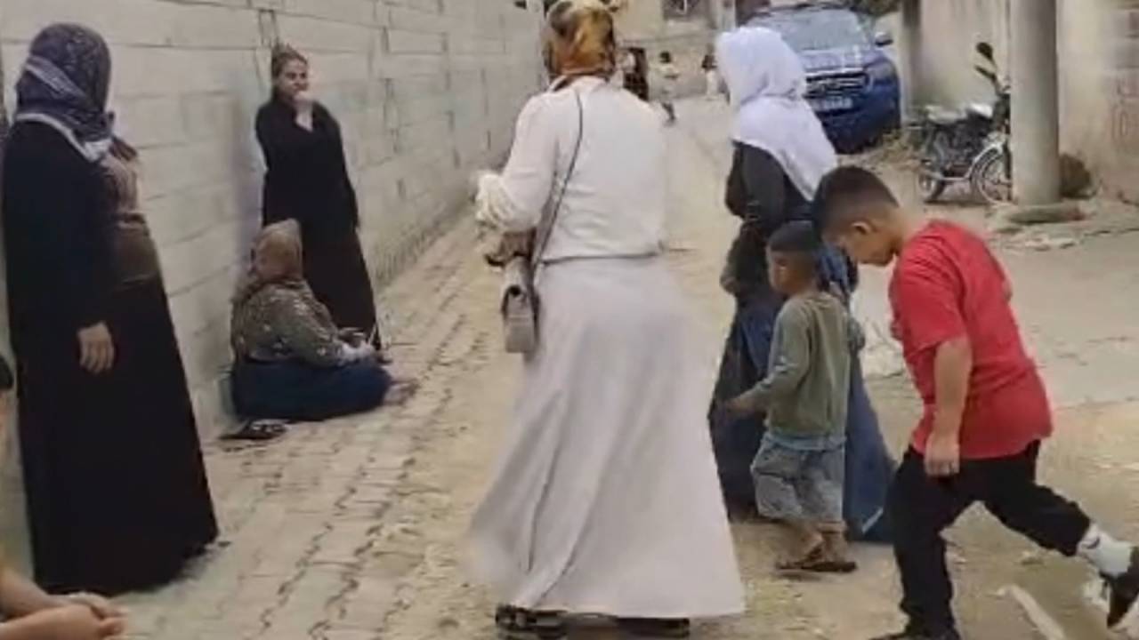 Ev Sahibini Bıçaklayıp Sandalyeye Bağladılar: 18 Altın ve Para Çalındı