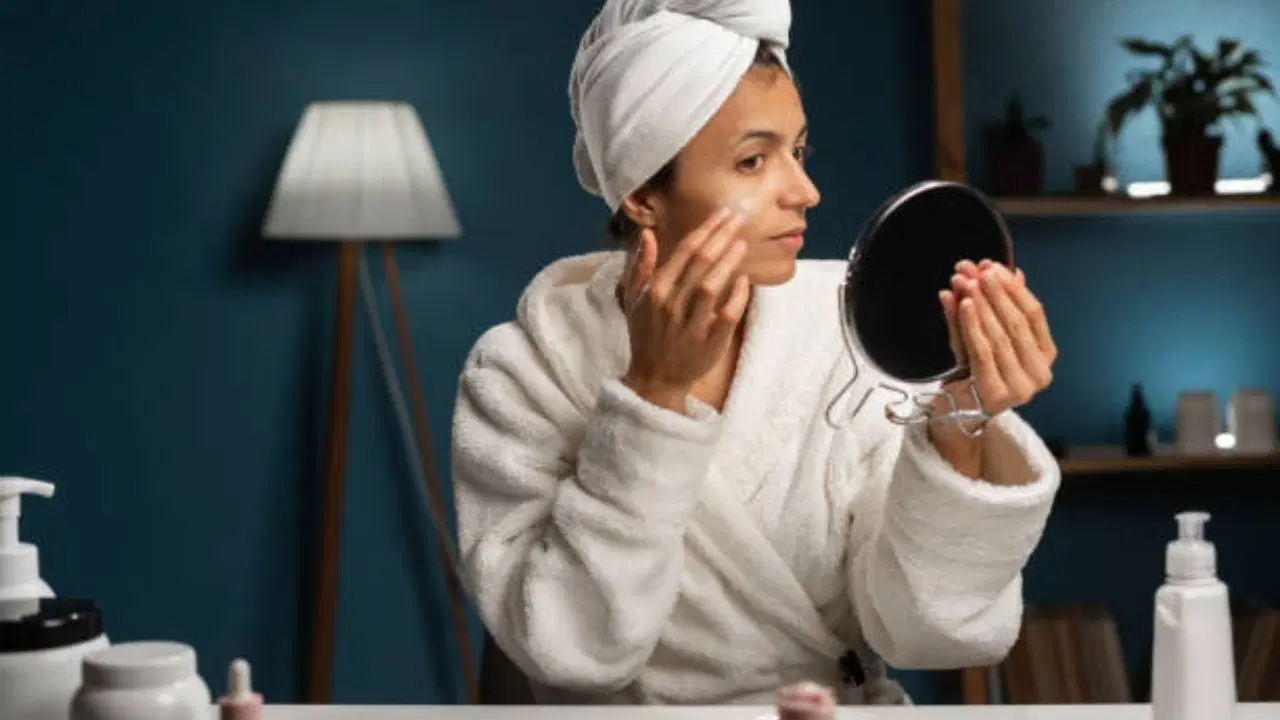 Evde Doğal 'Glass Skin' Etkisi: 3 Pratik Yöntem