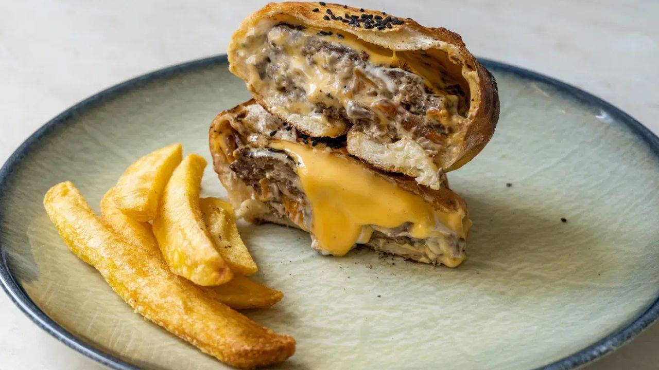 Evde Fast Food Keyfi: Kapalı Hamburger Tarifi