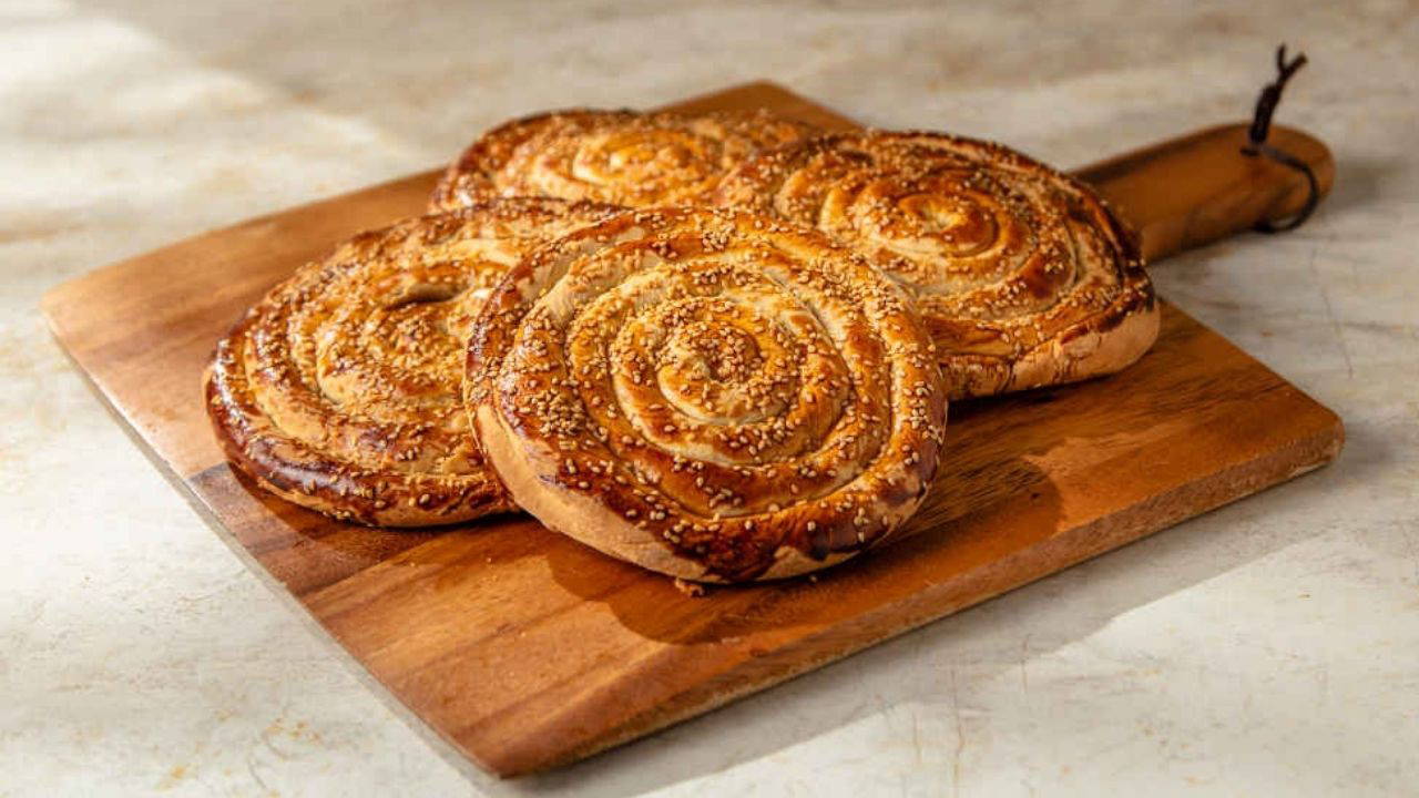 Evde Pastane Usulü Tahinli Çörek Tarifi: Tel Tel Ayrılan Lezzet