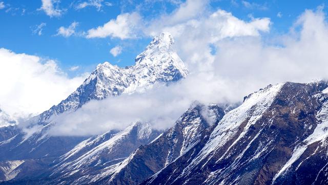 Everest'te 30 Yıl Önce Cesedine Ulaşılan Dağcıyı Geri Getirme Planı