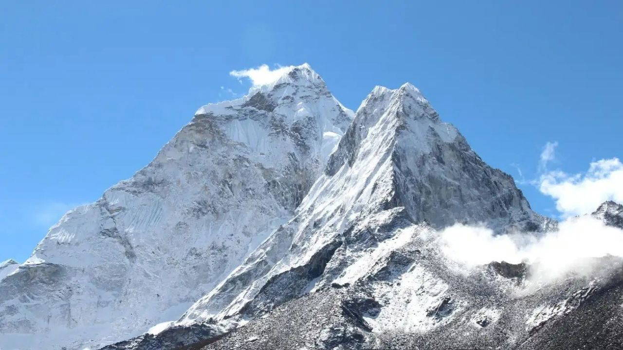 Everest'in 'Ölüm Bölgesi'nde Hayatta Kalma Mücadelesi
