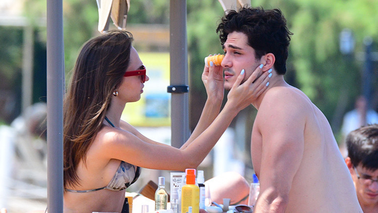 Eylül Tumbar ve Enes Koçak Bodrum'da Romantik Tatilde