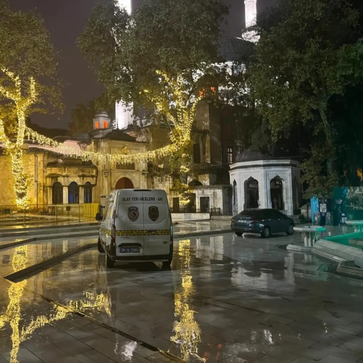 Eyüpsultan Camii'nde namaz sırasında silahlı kavga: 2 gözaltı