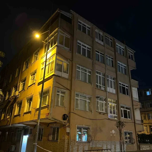 Eyüpsultan'da Kolonlardan Ses Panik Yarattı: 5 Katlı Bina Mühürlendi