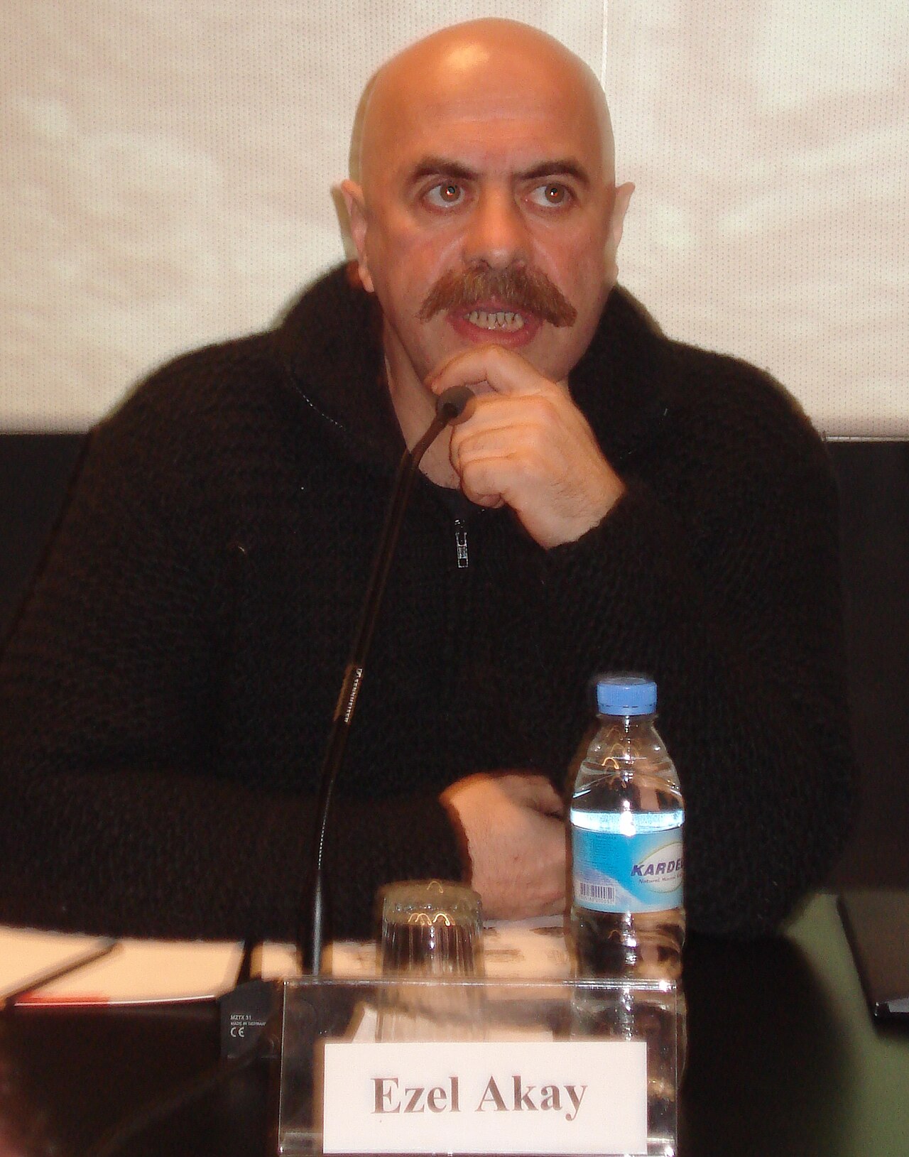 ezel akay nedir? Merak edilenler