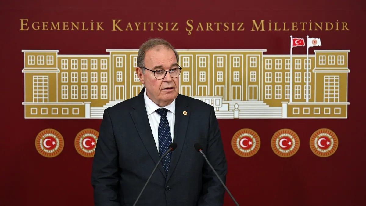 Faik Öztrak'tan Özgür Özel'e 'paralel genel merkez' tepkisi: CHP Ekrem'in babasının dükkanı değil