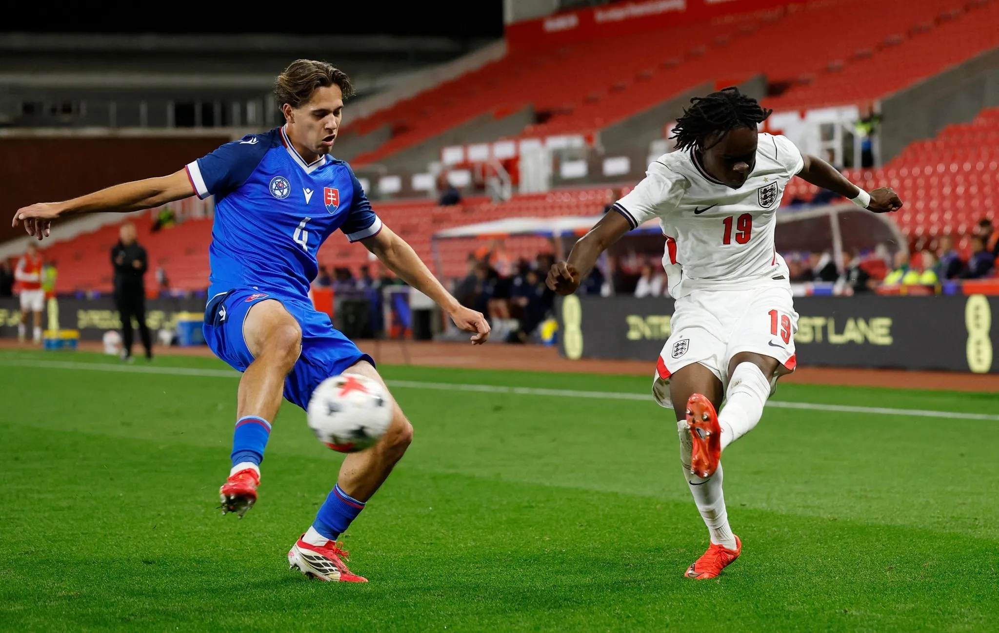 Faroe Adaları 1-1 Slovakya: Uluslar Ligi'nde Puanlar Paylaşıldı