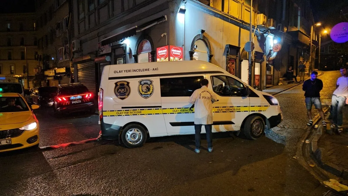 Fatih'te esnaflar arası silahlı kavga: 1 ölü, 1 yaralı