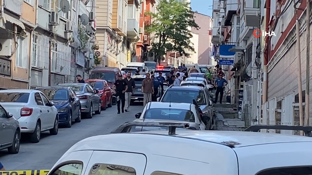 Fatih'te aile faciası: Emekli polis eşini ve çocuğunu öldürdü