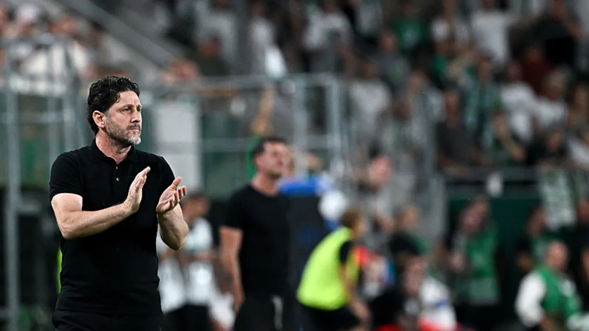 Fatih Tekke Trabzonspor'dan İstifa Etti, Takım Otobüsüyle Ayrıldı