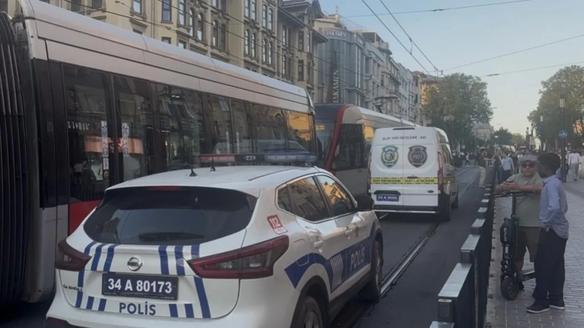 Fatih'te 6 yaşındaki çocuk tramvayın altında kalarak can verdi