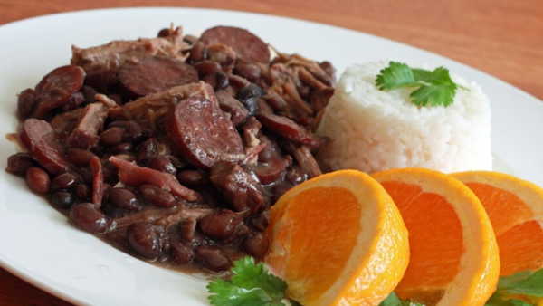 Feijoada: Latin Mutfağının Geleneksel Lezzeti