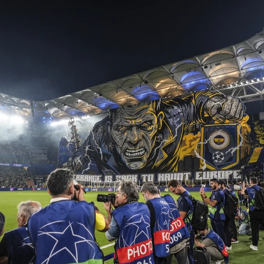 Fenerbahçe'nin 18 Yıl Sonraki Devler Ligi Gecesi Olaylı Bitti