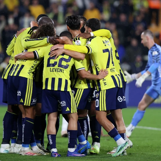 Fenerbahçe Alanyaspor'u 3-0 Yendi: İrfan Can Kahveci Maça Damga Vurdu