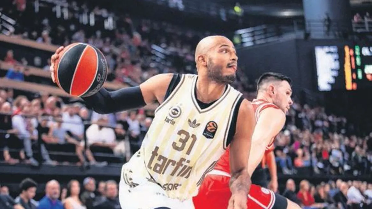 Fenerbahçe Atina'da Olympiakos'u 64-61 Yendi