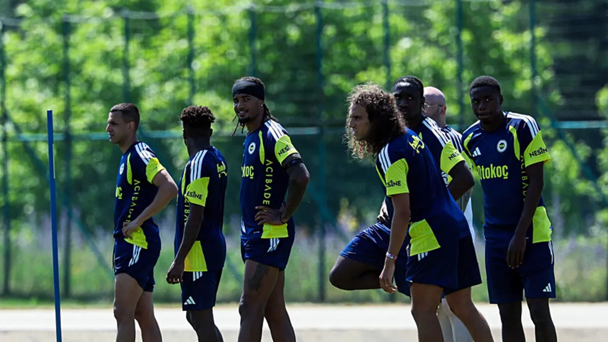 Fenerbahçe'nin Avusturya Kamp Kadrosu Açıklandı: İşte O İsimler
