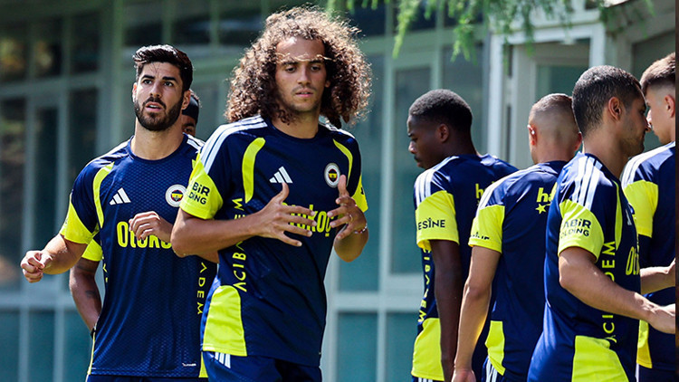 Fenerbahçe'de Avusturya kamp kadrosu açıklandı: 8 futbolcu listede yok