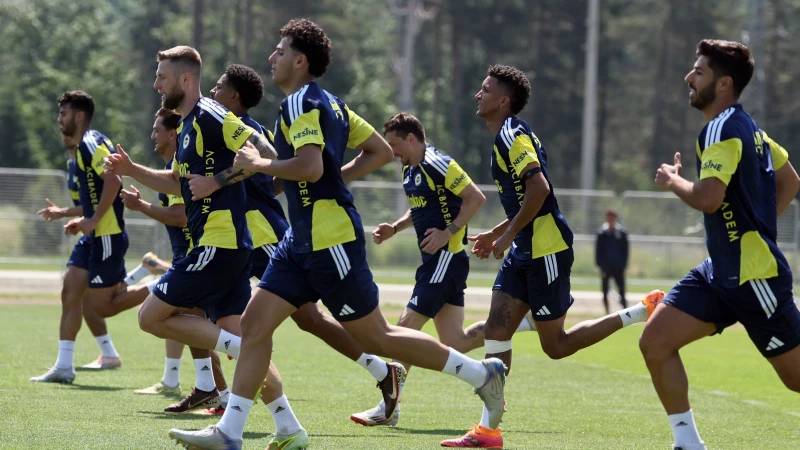 Fenerbahçe Avusturya Kampı İçin Yola Çıkıyor