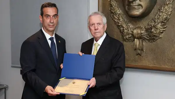 Fenerbahçe Başkanı Aziz Yıldırım Mazbatasını Aldı