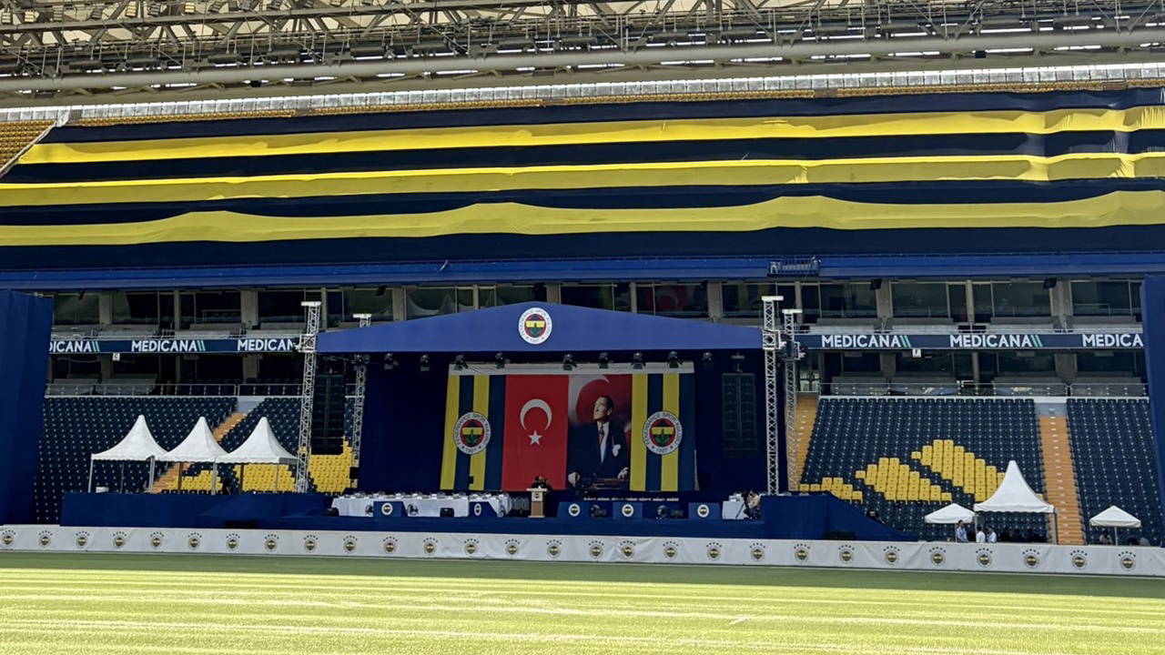 Fenerbahçe'de başkanlık yarışı: Aziz Yıldırım ve Hakan Safi karşı karşıya