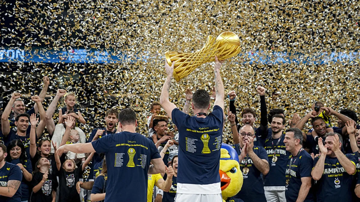 Fenerbahçe Beko, Basketbol Süper Ligi Şampiyonluğunu Kupa ile Taçlandırdı