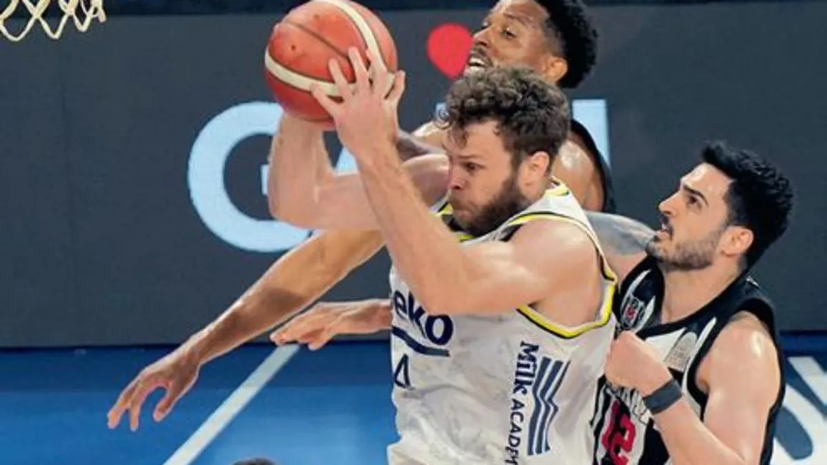Fenerbahçe Beko, Beşiktaş'ı Deplasmanda 82-71 Geçerek Seride Öne Geçti