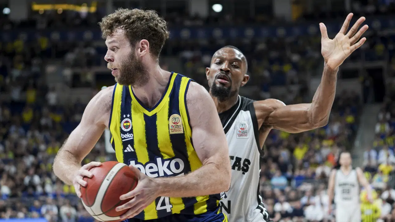 Fenerbahçe Beko derbide fark attı, seride durumu eşitledi