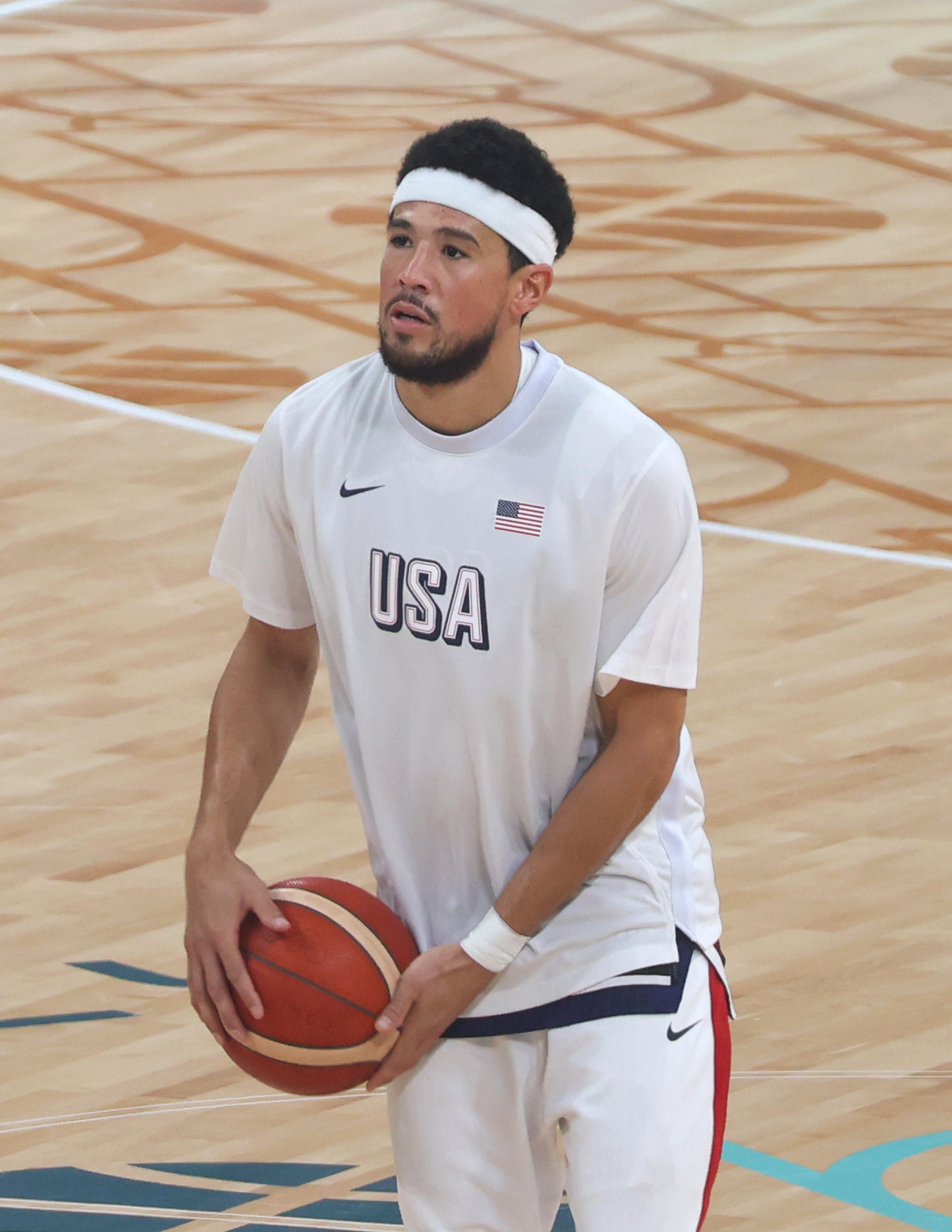 Fenerbahçe Beko, NBA patentli skorer Devin Booker'ı kadrosuna kattı