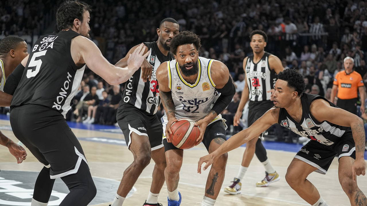 Fenerbahçe Beko'da Khem Birch ve Devon Hall Dönemi Sona Erdi
