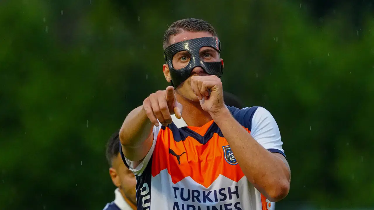 Fenerbahçe, Bertuğ Yıldırım için Başakşehir ile masaya oturdu