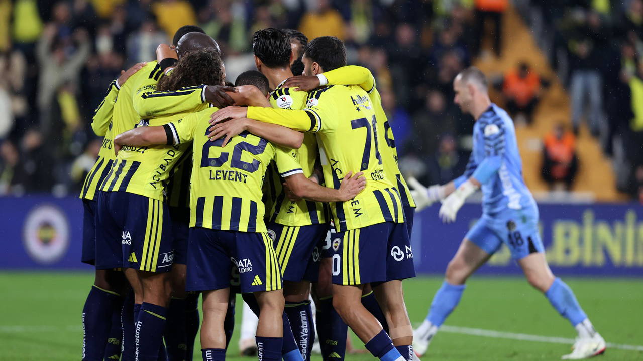 Fenerbahçe Derbi Öncesi Alanyaspor'u 3-0 Yendi