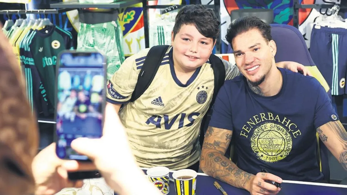 Fenerbahçe'de Ederson bereketi: İmza gününe yoğun ilgi