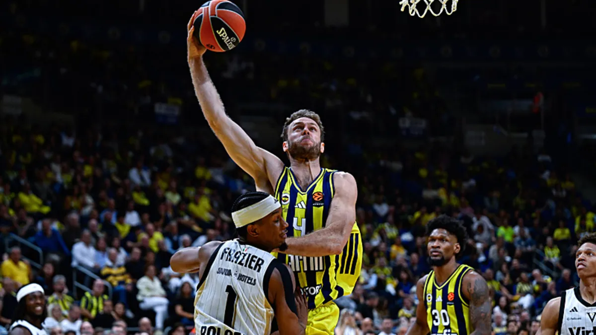 Fenerbahçe, EuroLeague'e galibiyetle başladı: Bologna'yı 78-68 yendi