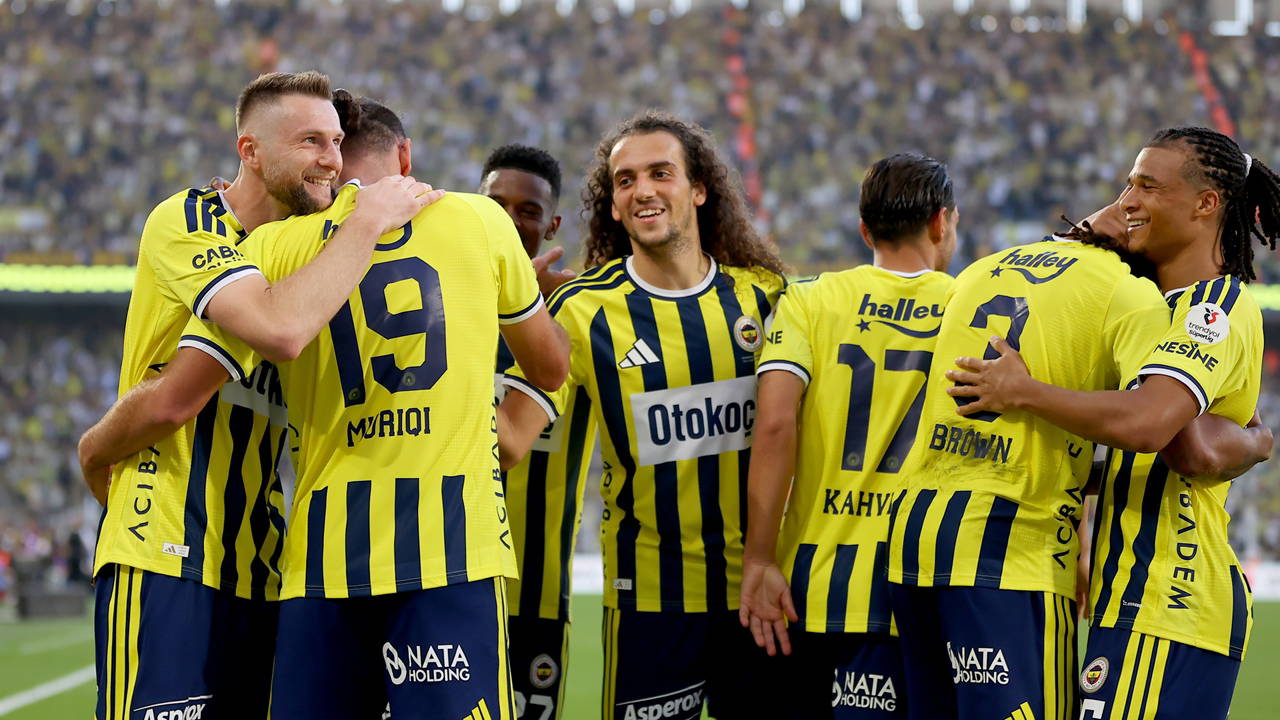 Fenerbahçe Eyüpspor'u 8-0 Yıktı, Muriqi 4 Golle Yıldızlaştı