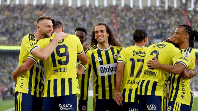Fenerbahçe Eyüpspor'u 8 Golle Dağıttı: Süper Lig'de Gol Yağmuru